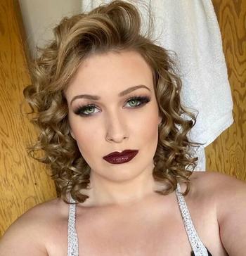 Kita, 20 Caucasian/White female escort, Red Deer