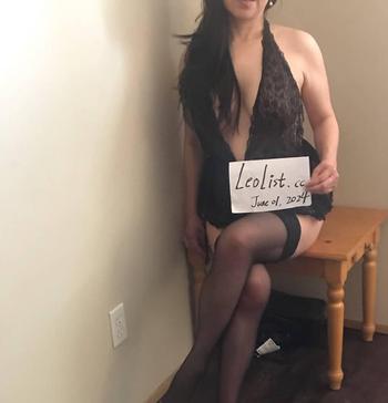 Yuki, 25 Asian female escort, Red Deer